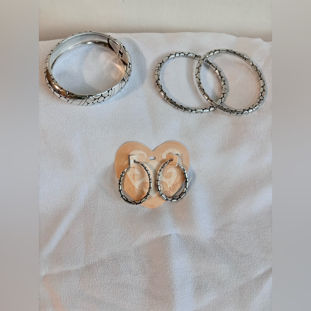 Brighton Pebble (2) Slim Hinged Bangles